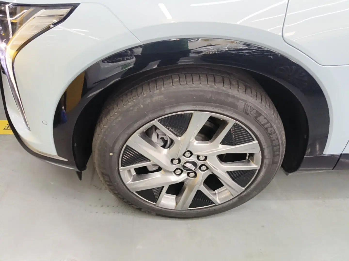 Cadillac OPTIQ 2024 Four-Wheel Drive Long-Range Version — миниатюра 9