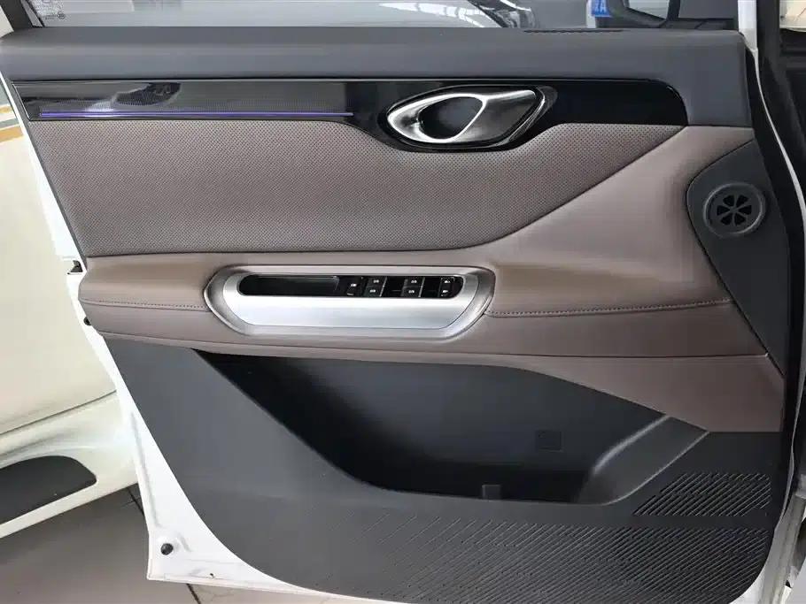 Trumpchi E8 2024 Glory Series 2.0L Smart Edition — миниатюра 7