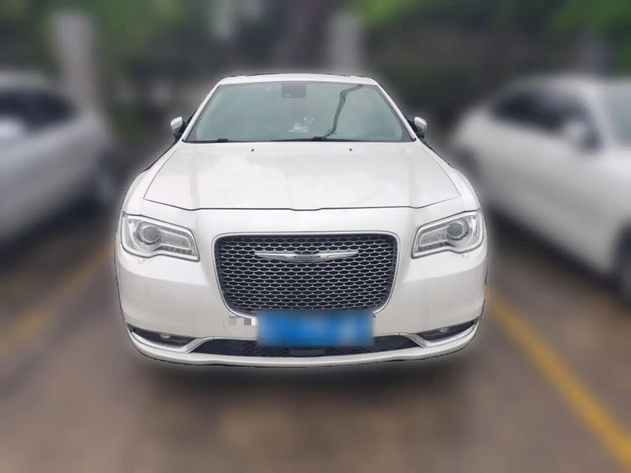 Chrysler 300C 2016 3.0L Supreme Edition — миниатюра 2