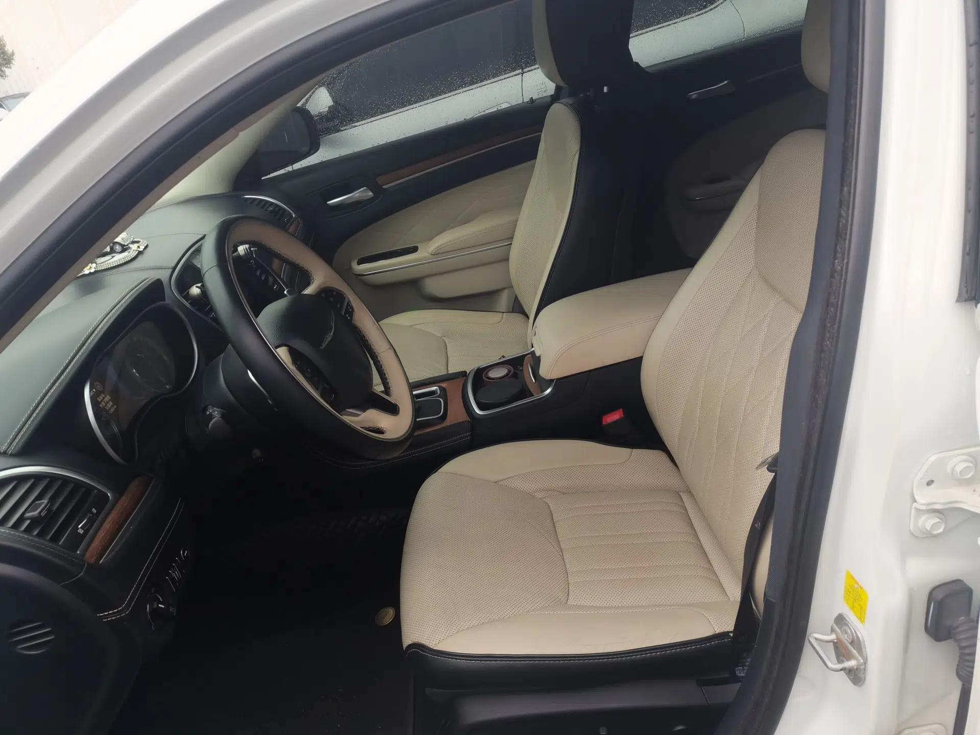 Chrysler 300C 2016 3.0L Supreme Edition — миниатюра 16