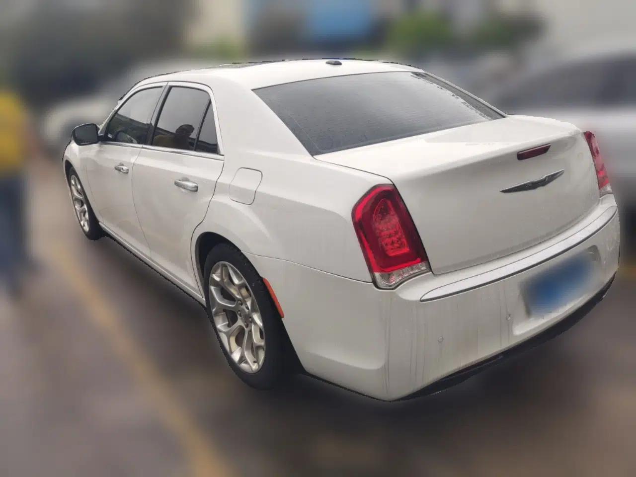 Chrysler 300C 2016 3.0L Supreme Edition — миниатюра 4