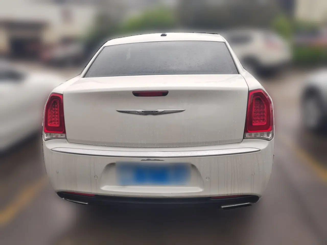 Chrysler 300C 2016 3.0L Supreme Edition — миниатюра 5
