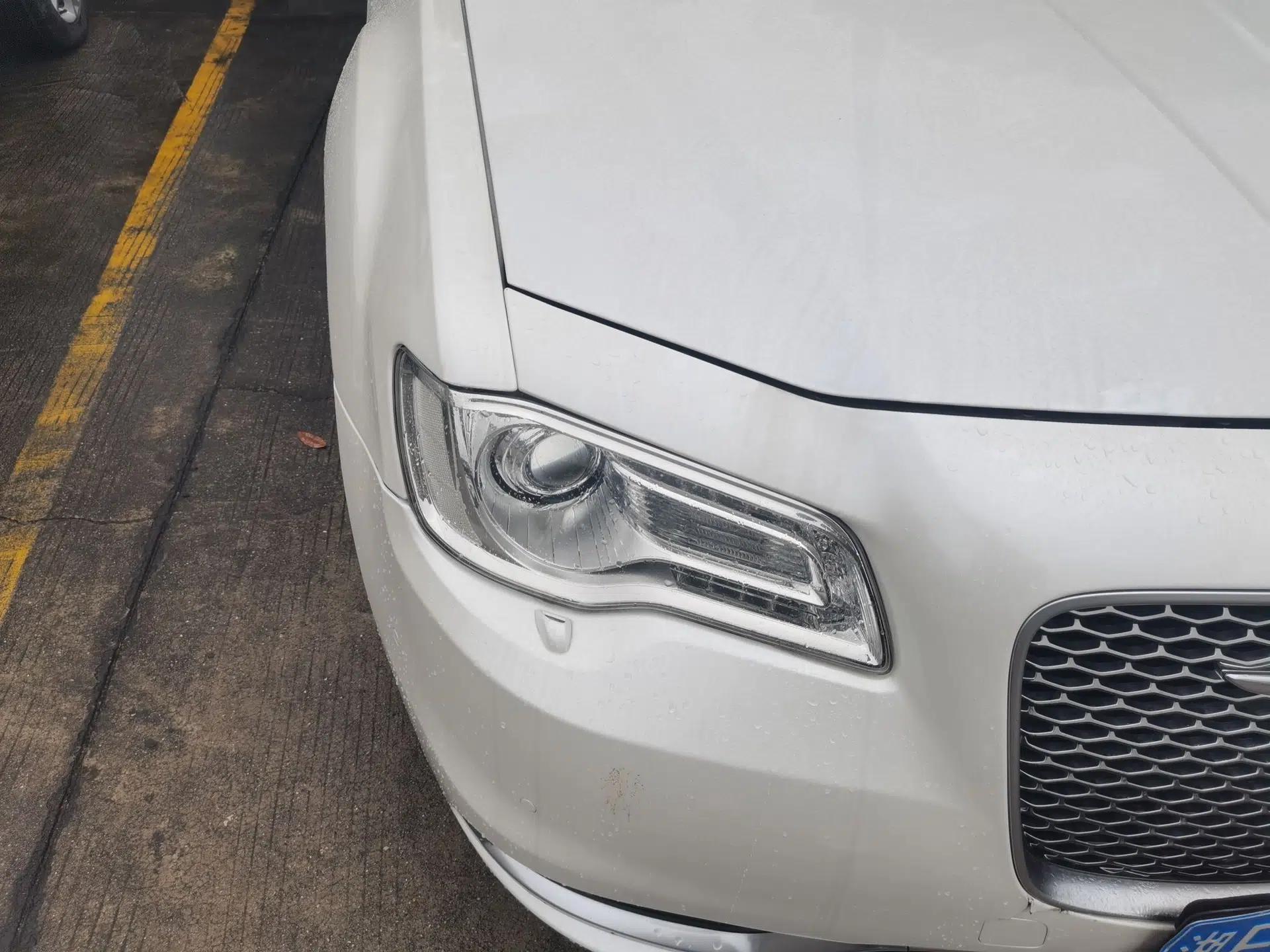 Chrysler 300C 2016 3.0L Supreme Edition — миниатюра 7