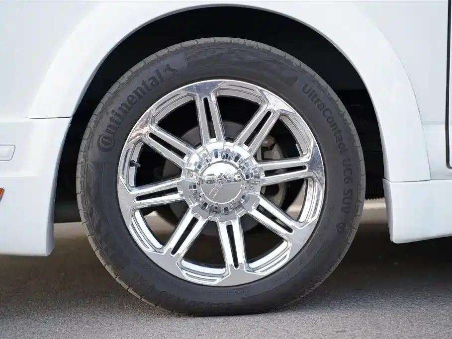 2015 SAVANA 5.3L G600S 4WD Luxury Edition — миниатюра 32