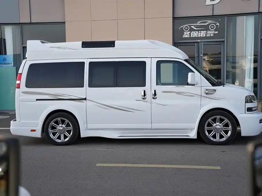 2015 SAVANA 5.3L G600S 4WD Luxury Edition — миниатюра 36