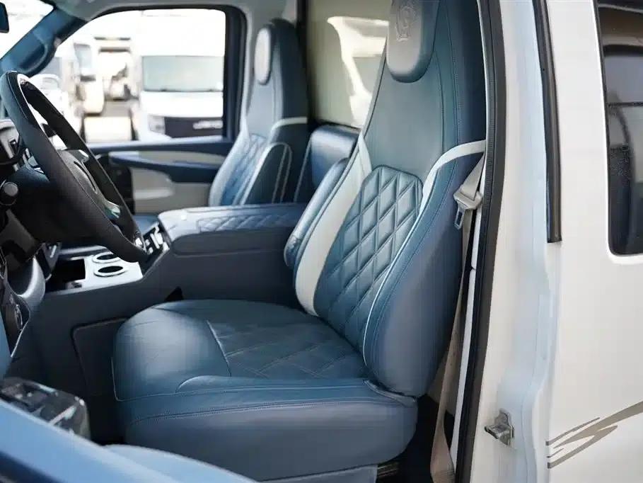 2015 SAVANA 5.3L G600S 4WD Luxury Edition — миниатюра 6