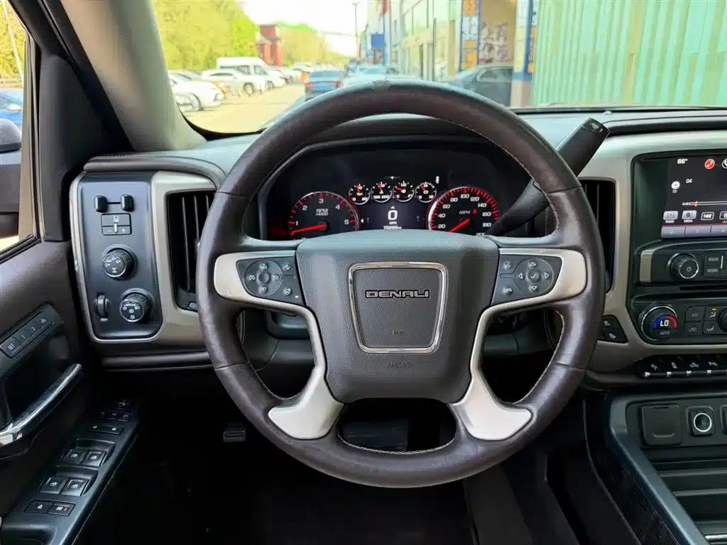 2017 Sierra Luxury Edition — миниатюра 5