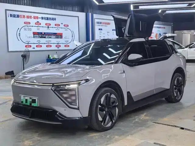 HiPhi Y 2023 765km Flagship Edition
