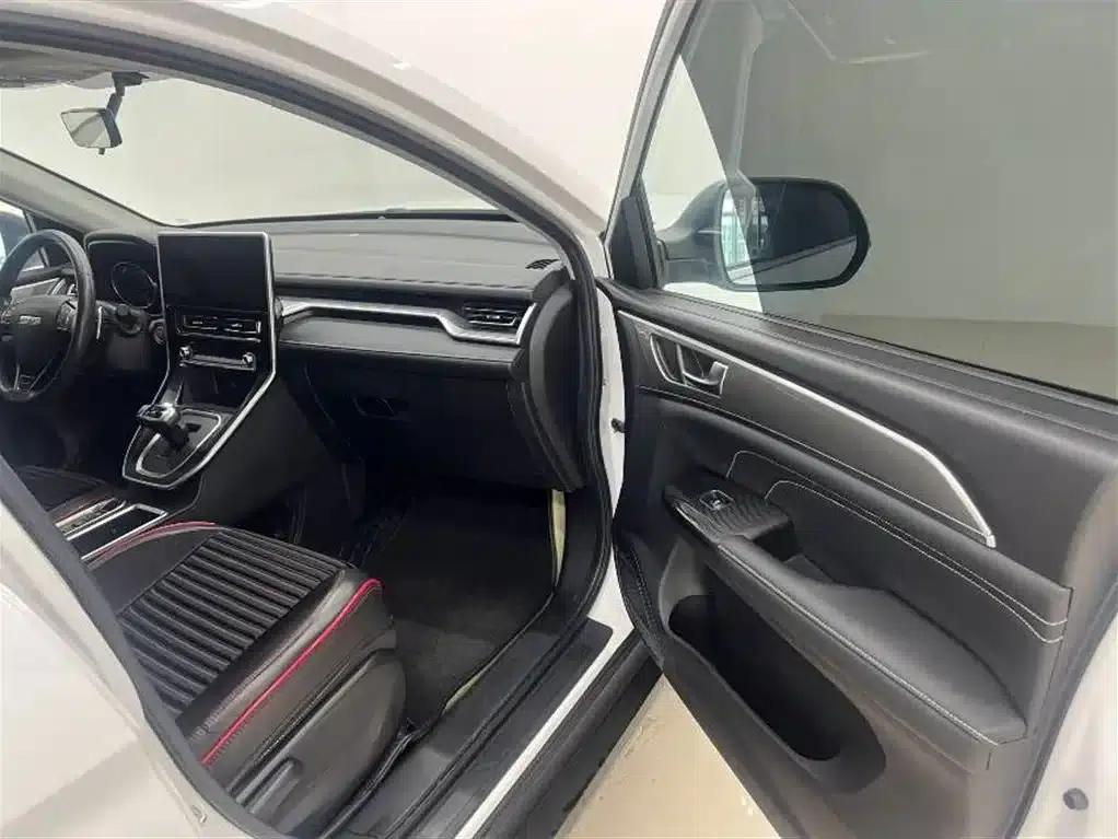 Haval M6 2023 PLUS 1.5T DCT Elite Intelligent Connectivity Edition — миниатюра 12