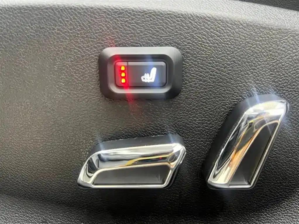 Haval M6 2023 PLUS 1.5T DCT Elite Intelligent Connectivity Edition — миниатюра 16