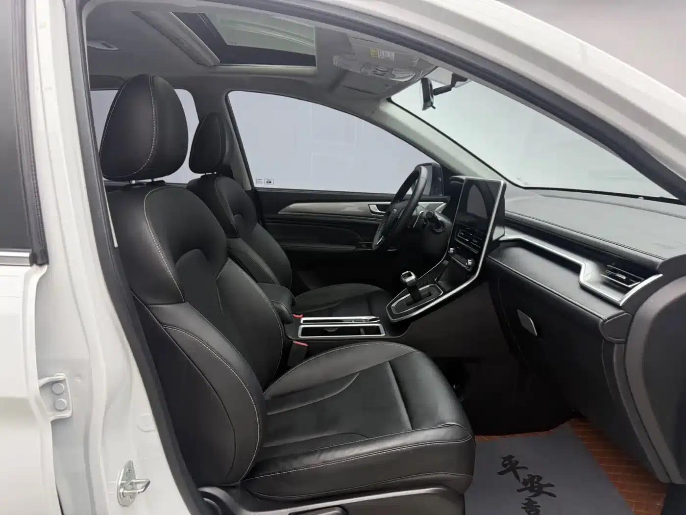 Haval M6 2023 PLUS 1.5T DCT Luxury Intelligent Connectivity Edition — миниатюра 11