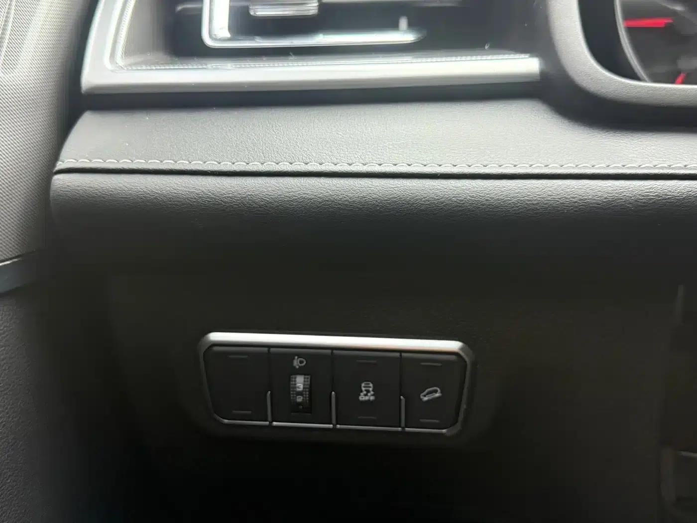 Haval M6 2023 PLUS 1.5T DCT Luxury Intelligent Connectivity Edition — миниатюра 20