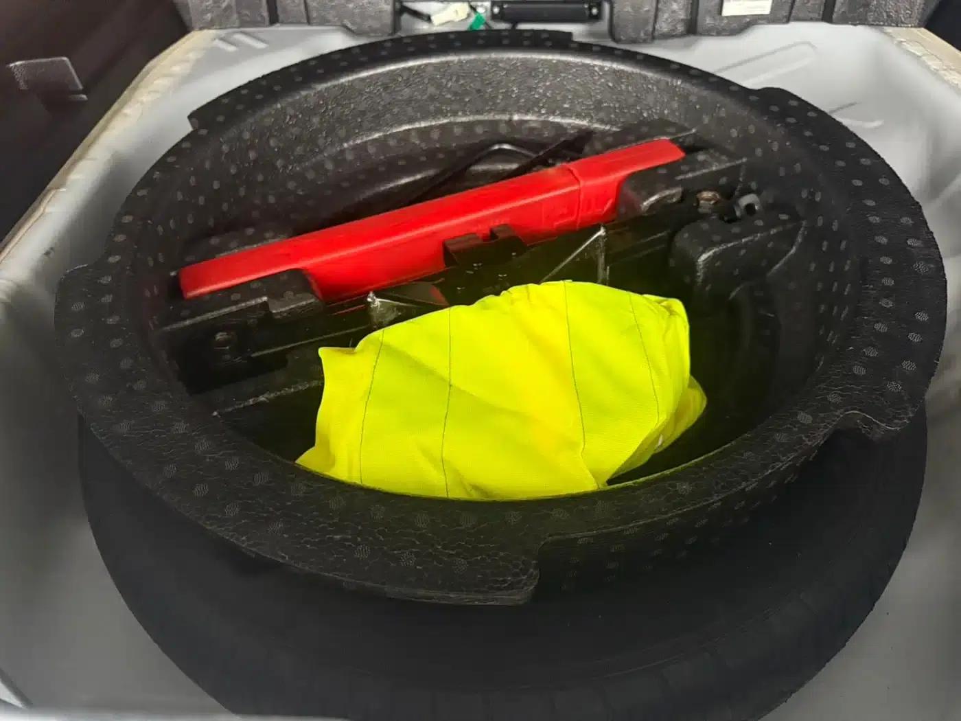 Haval M6 2023 PLUS 1.5T DCT Luxury Intelligent Connectivity Edition — миниатюра 22