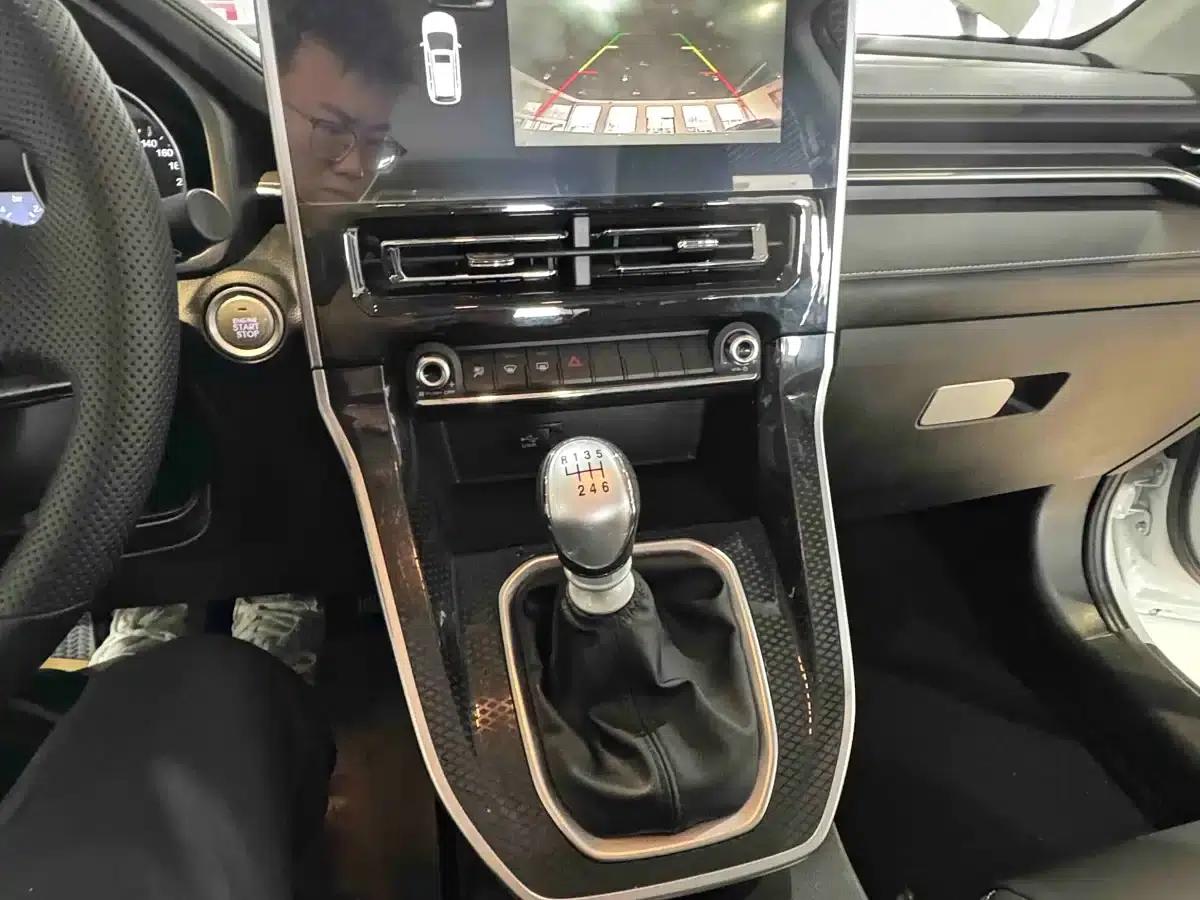 Haval M6 2021 PLUS 1.5T Manual Elite Intelligent Connectivity Edition — миниатюра 12