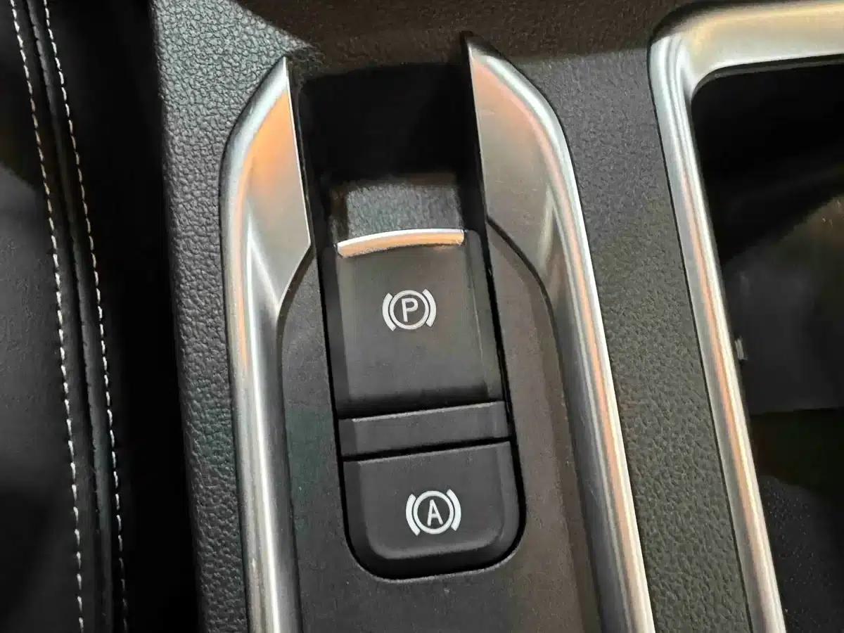 Haval M6 2021 PLUS 1.5T Manual Elite Intelligent Connectivity Edition — миниатюра 14