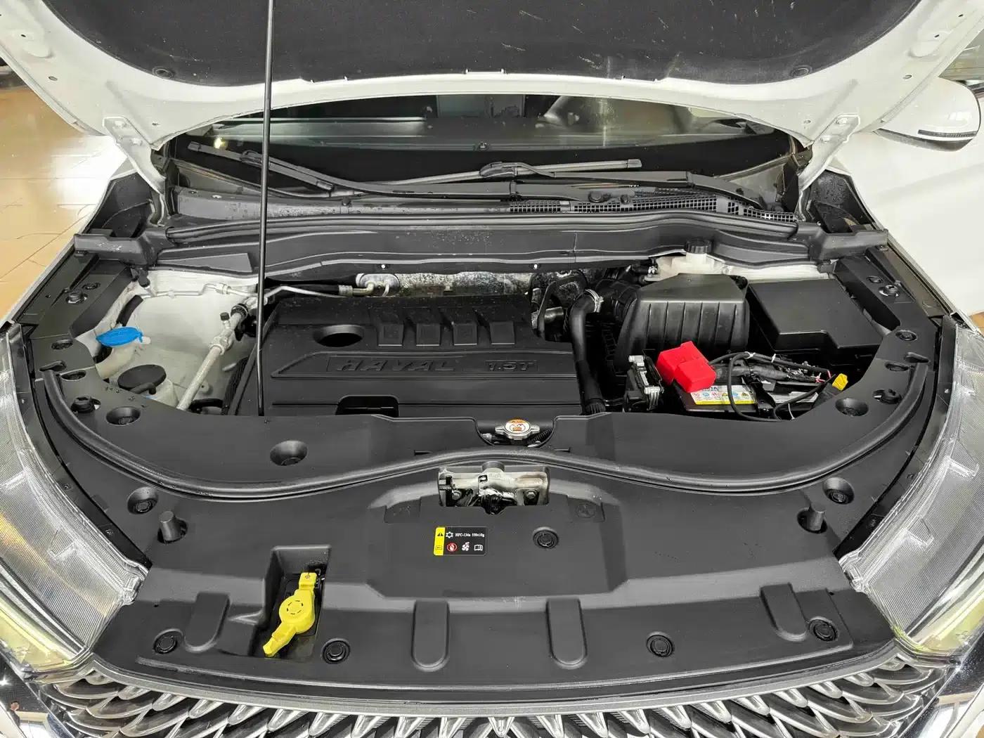 Haval M6 2021 PLUS 1.5T Manual Elite Intelligent Connectivity Edition — миниатюра 21