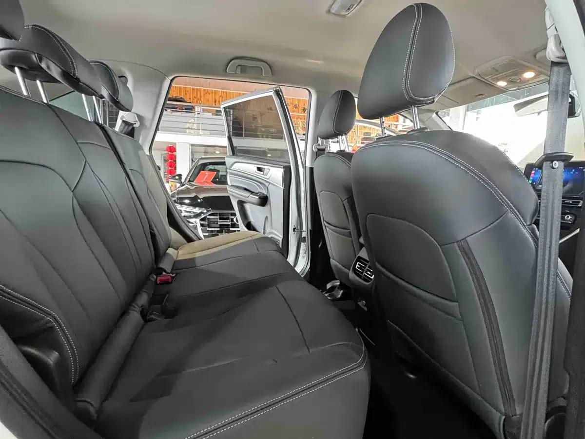 Haval M6 2021 PLUS 1.5T Manual Elite Intelligent Connectivity Edition — миниатюра 10
