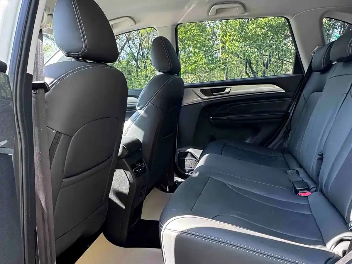 Haval M6 2023 PLUS 1.5T Manual Elite Intelligent Connectivity Edition — миниатюра 11