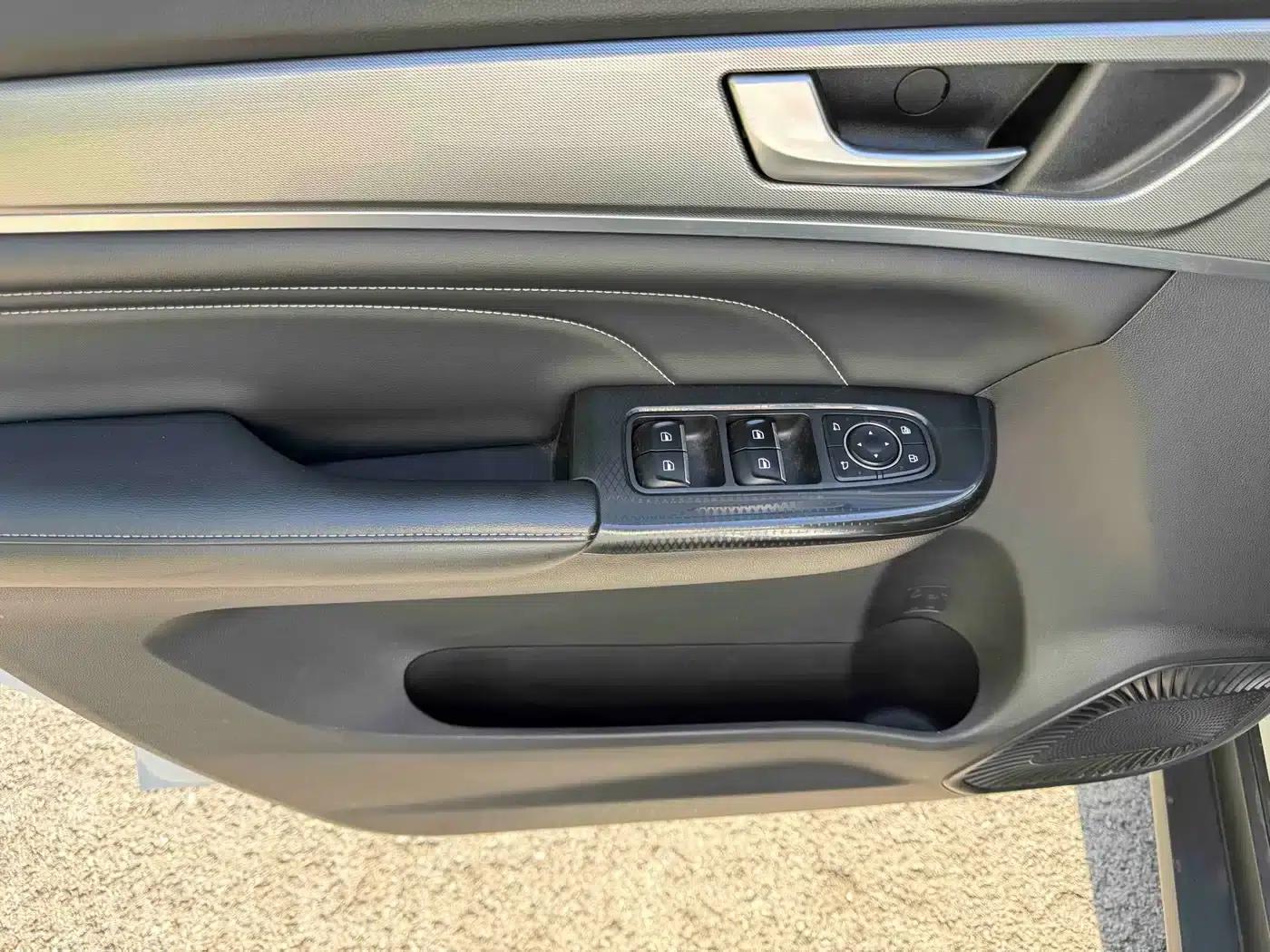 Haval M6 2023 PLUS 1.5T Manual Elite Intelligent Connectivity Edition — миниатюра 12