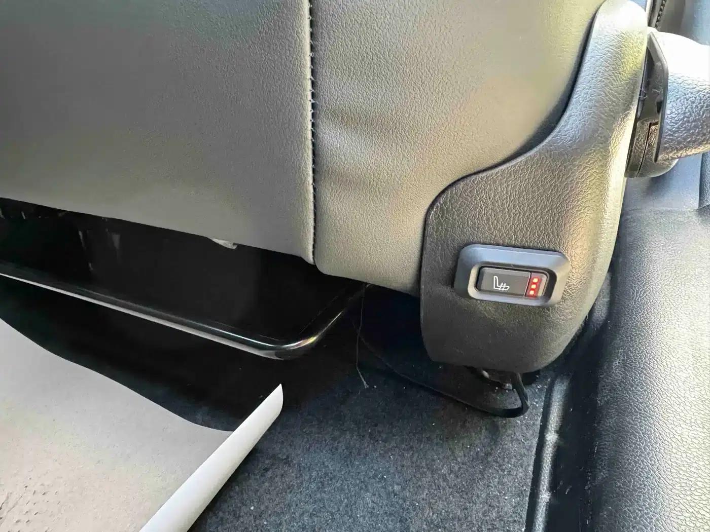 Haval M6 2023 PLUS 1.5T Manual Elite Intelligent Connectivity Edition — миниатюра 13