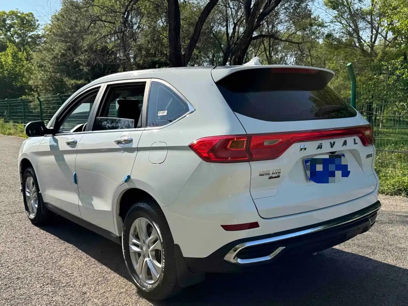 Haval M6 2023 PLUS 1.5T Manual Elite Intelligent Connectivity Edition — миниатюра 4