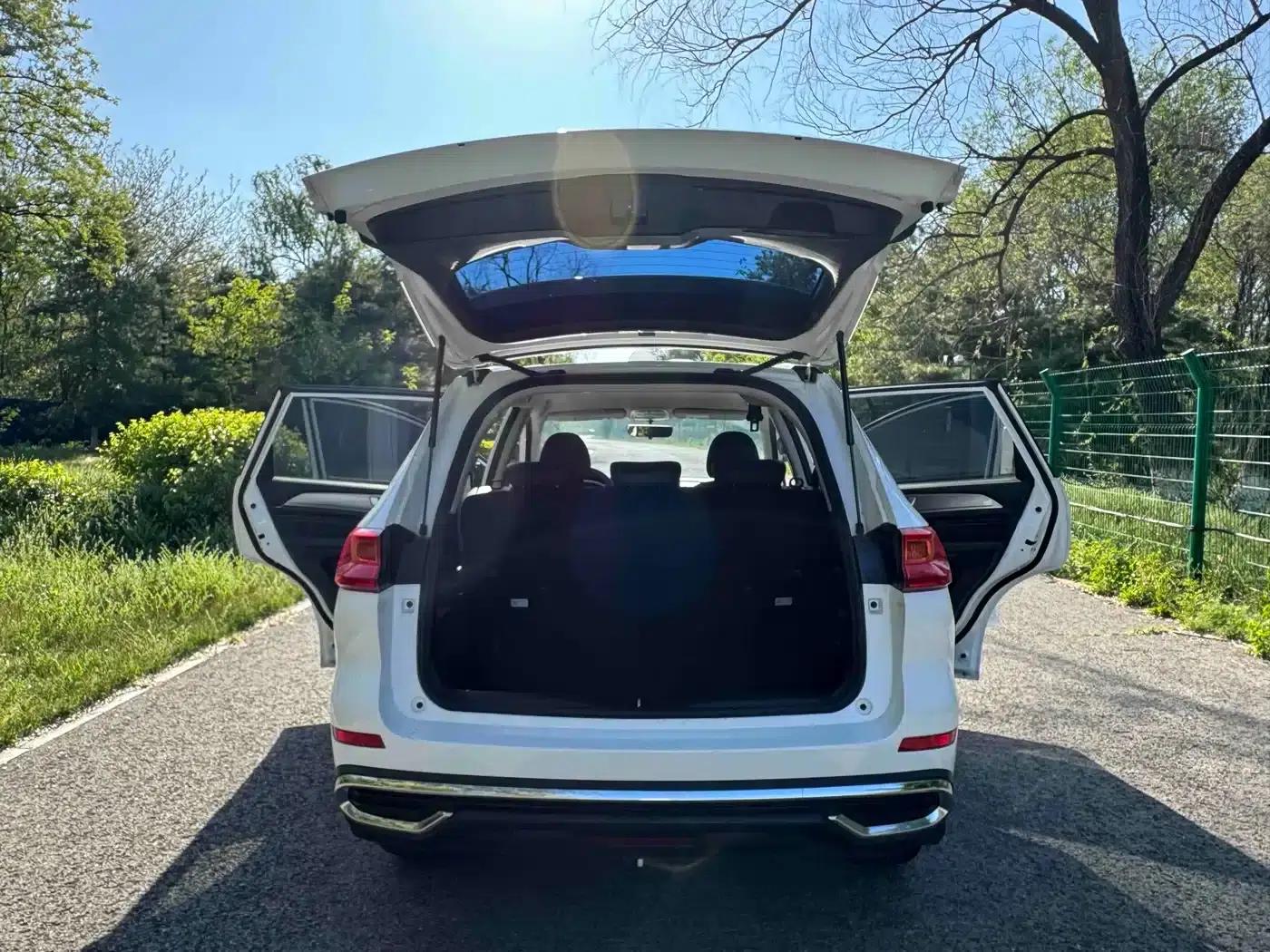 Haval M6 2023 PLUS 1.5T Manual Elite Intelligent Connectivity Edition — миниатюра 6