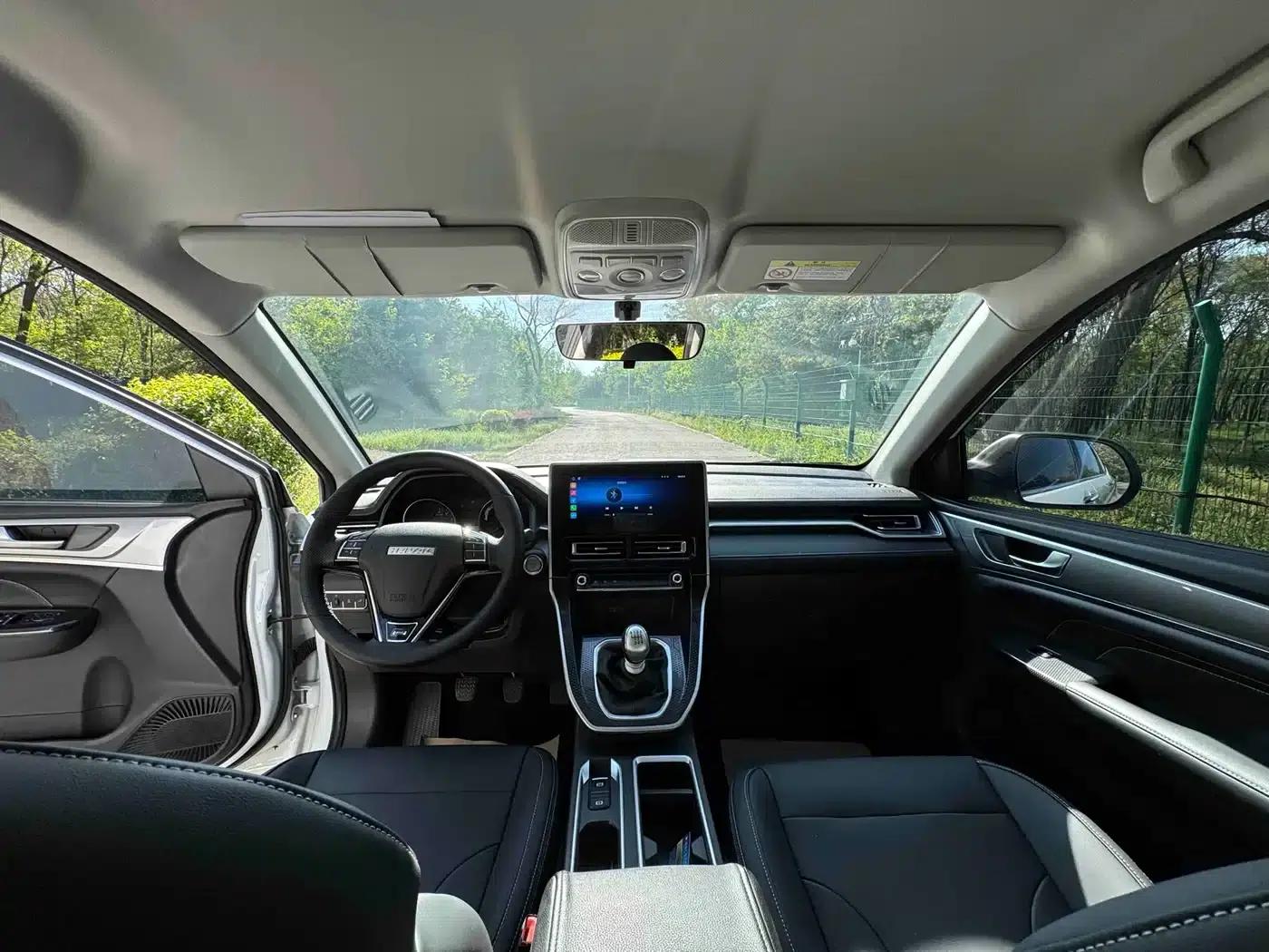 Haval M6 2023 PLUS 1.5T Manual Elite Intelligent Connectivity Edition — миниатюра 9