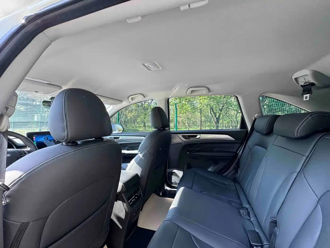Haval M6 2023 PLUS 1.5T Manual Elite Intelligent Connectivity Edition — миниатюра 10