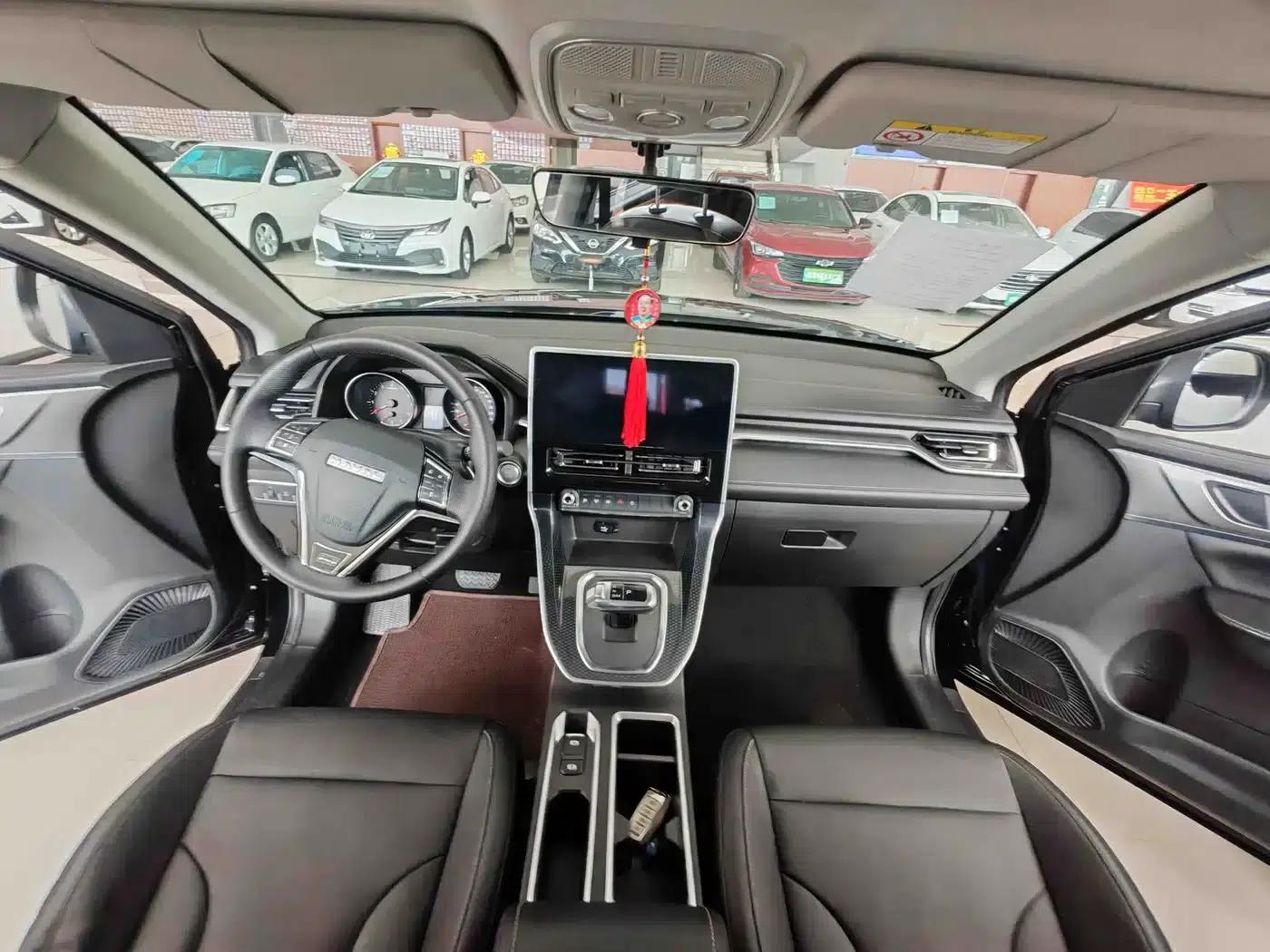 Haval M6 2023 PLUS 1.5T DCT Luxury Intelligent Connectivity Edition — миниатюра 8