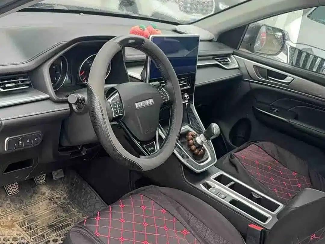 Haval M6 2023 PLUS 1.5T Manual Luxury Intelligent Connectivity Edition — миниатюра 3