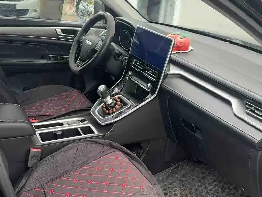Haval M6 2023 PLUS 1.5T Manual Luxury Intelligent Connectivity Edition — миниатюра 9