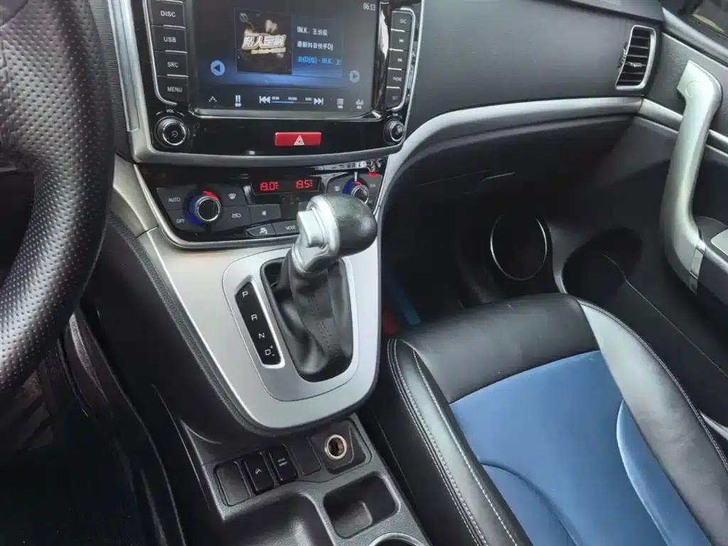 Haval M6 2018 Facelift 1.5T DCT 2WD Urban Edition — миниатюра 14