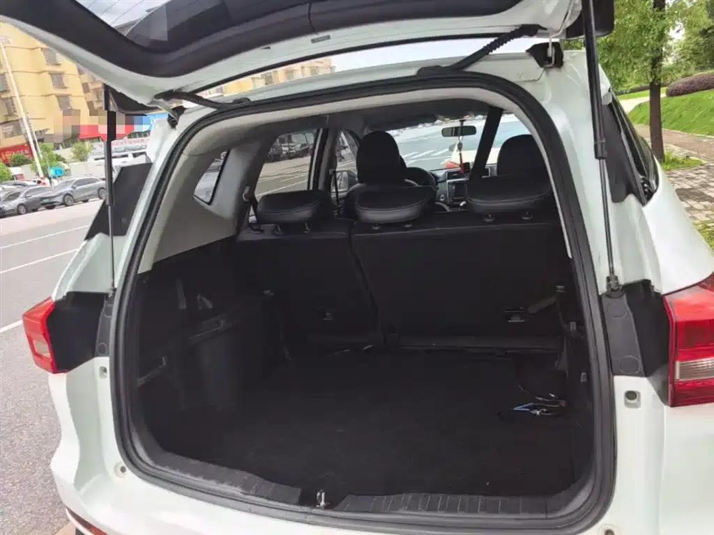 Haval M6 2018 Facelift 1.5T DCT 2WD Urban Edition — миниатюра 19