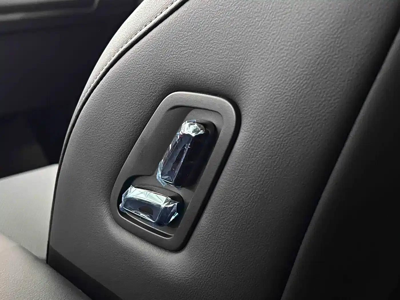 Haval H9 2024 2.4T Diesel 4WD Extreme Edition — миниатюра 39