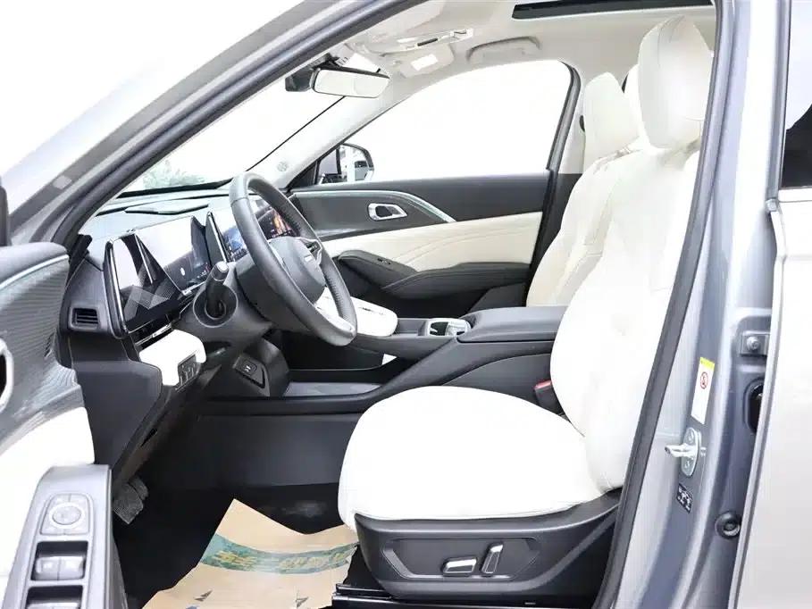 Haval Xiaolong MAX 2023 1.5L Hi4 105 4WD Navigator Edition — миниатюра 14
