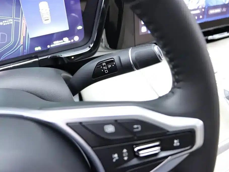 Haval Xiaolong MAX 2023 1.5L Hi4 105 4WD Navigator Edition — миниатюра 10
