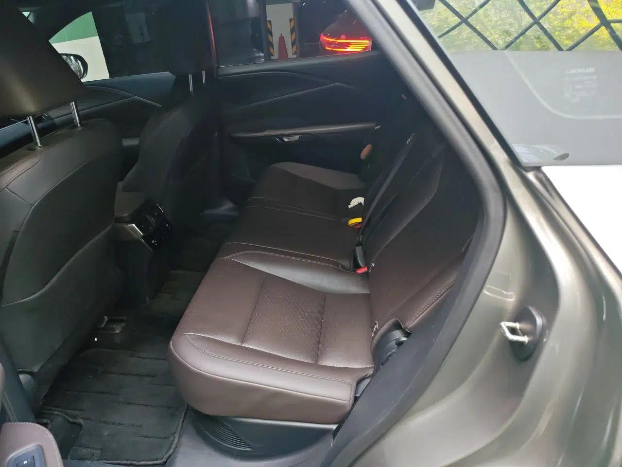 Lexus RX 2023 350h Four-Wheel Drive Enjoyment Version — миниатюра 18
