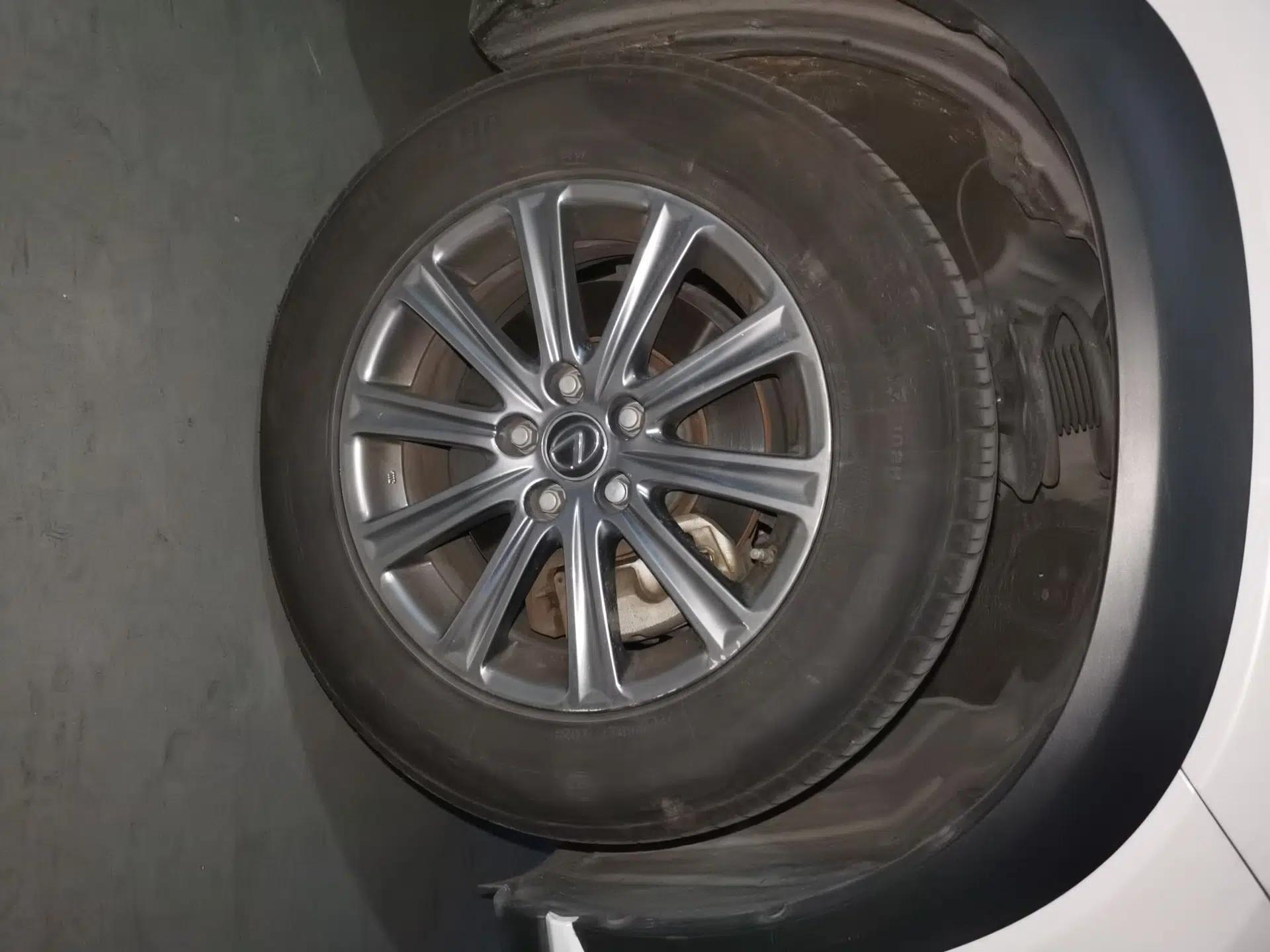 Lexus NX 2017 300 Front-Wheel-Drive Limited Edition — миниатюра 8
