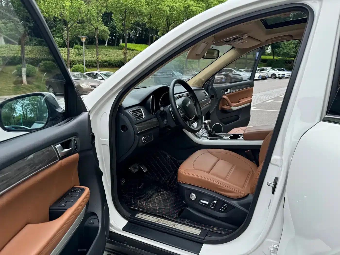Haval H8 2015 2.0T 2WD Comfort Model — миниатюра 8