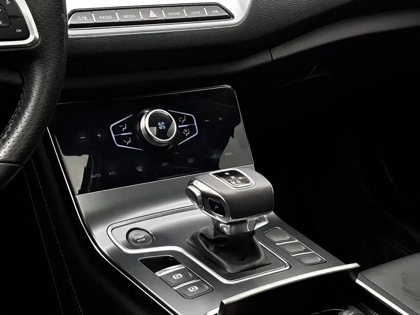 Hongqi H5 2022 Classic Edition Facelift 1.8T Automatic Intelligent Flagship Edition — миниатюра 16