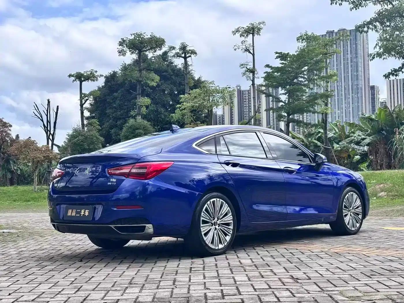 Hongqi H5 2022 Classic Edition Facelift 1.8T Automatic Intelligent Flagship Edition — миниатюра 6