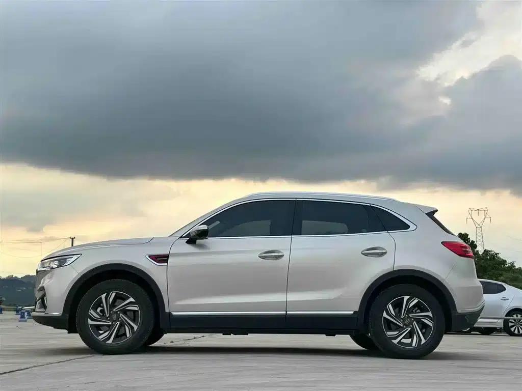 Hongqi HS5 2022 Facelift 2.0T Intelligent Flagship Edition — миниатюра 4
