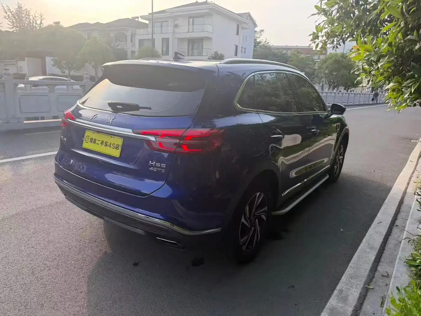 Hongqi HS5 2022 Facelift 2.0T Intelligent Flagship Edition — миниатюра 4