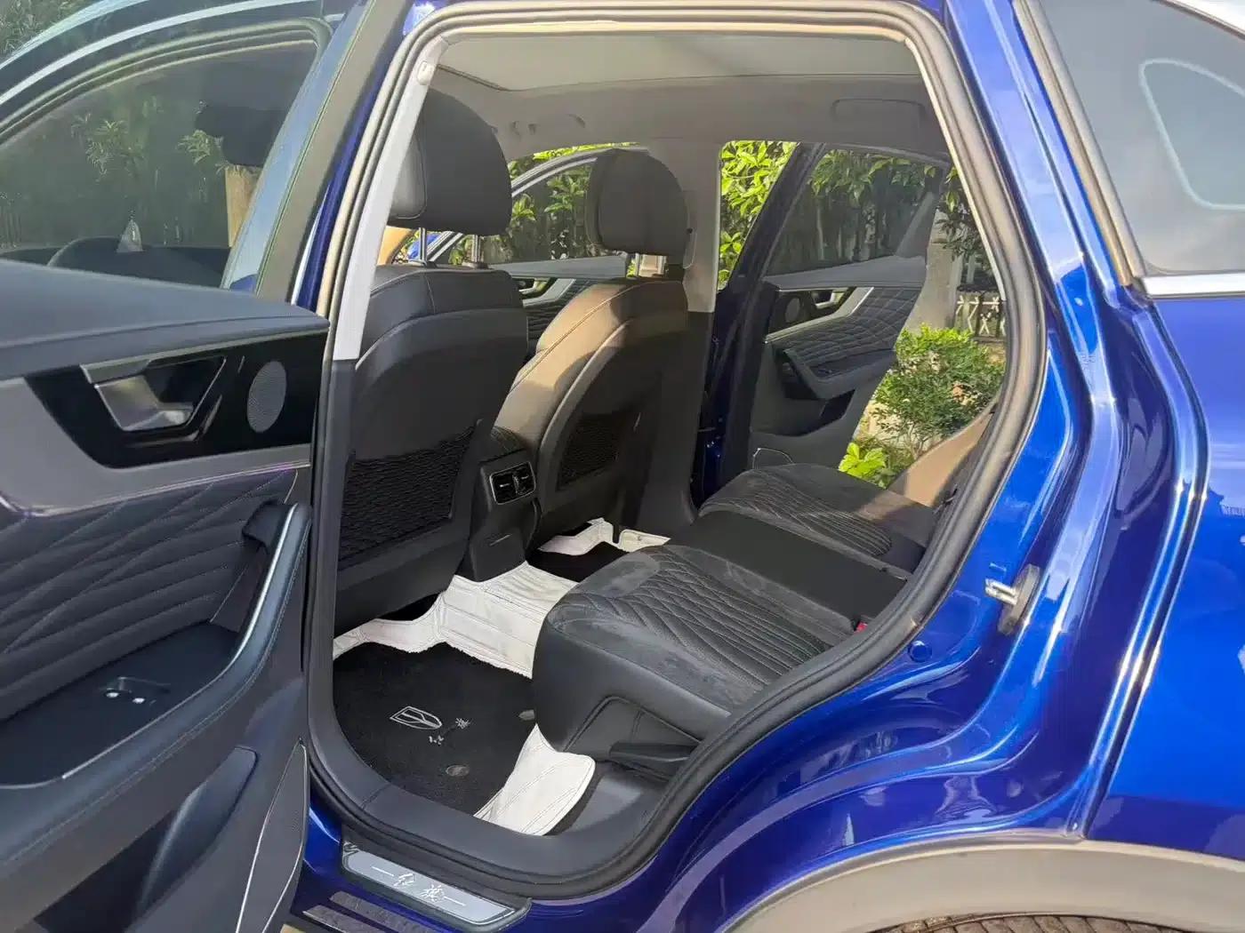 Hongqi HS5 2022 Facelift 2.0T Intelligent Flagship Edition — миниатюра 10
