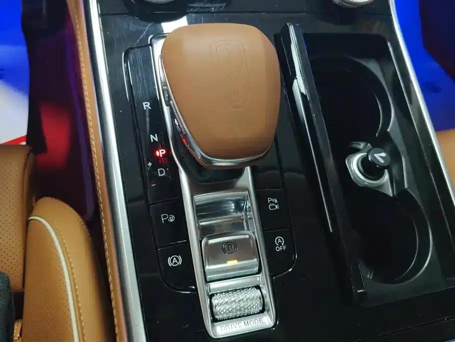 Hongqi H9 2020 Facelift 2.0T Intelligent Flagship Edition — миниатюра 16