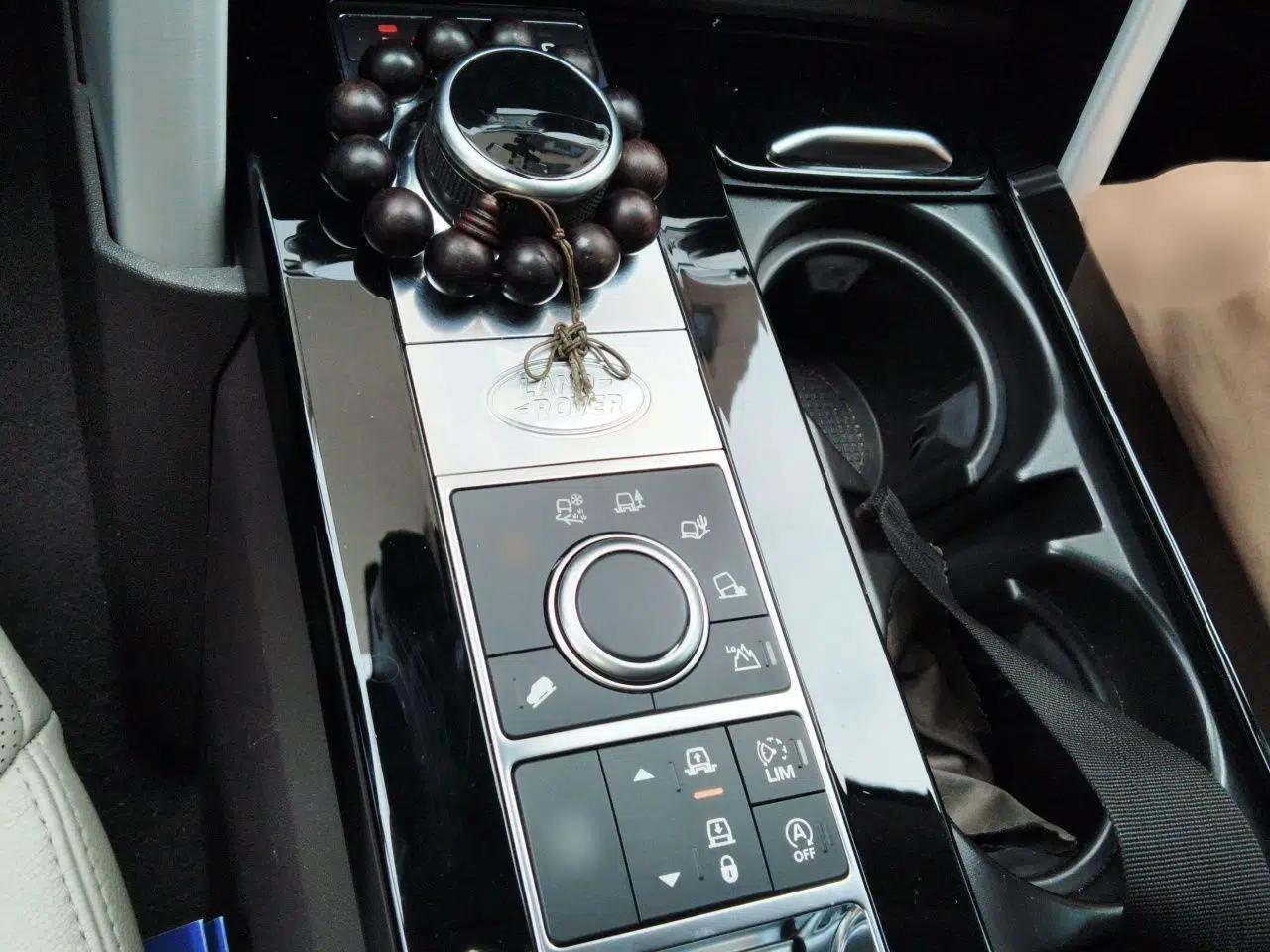 Land Rover Discovery 2018 3.0 SC V6 HSE — миниатюра 13
