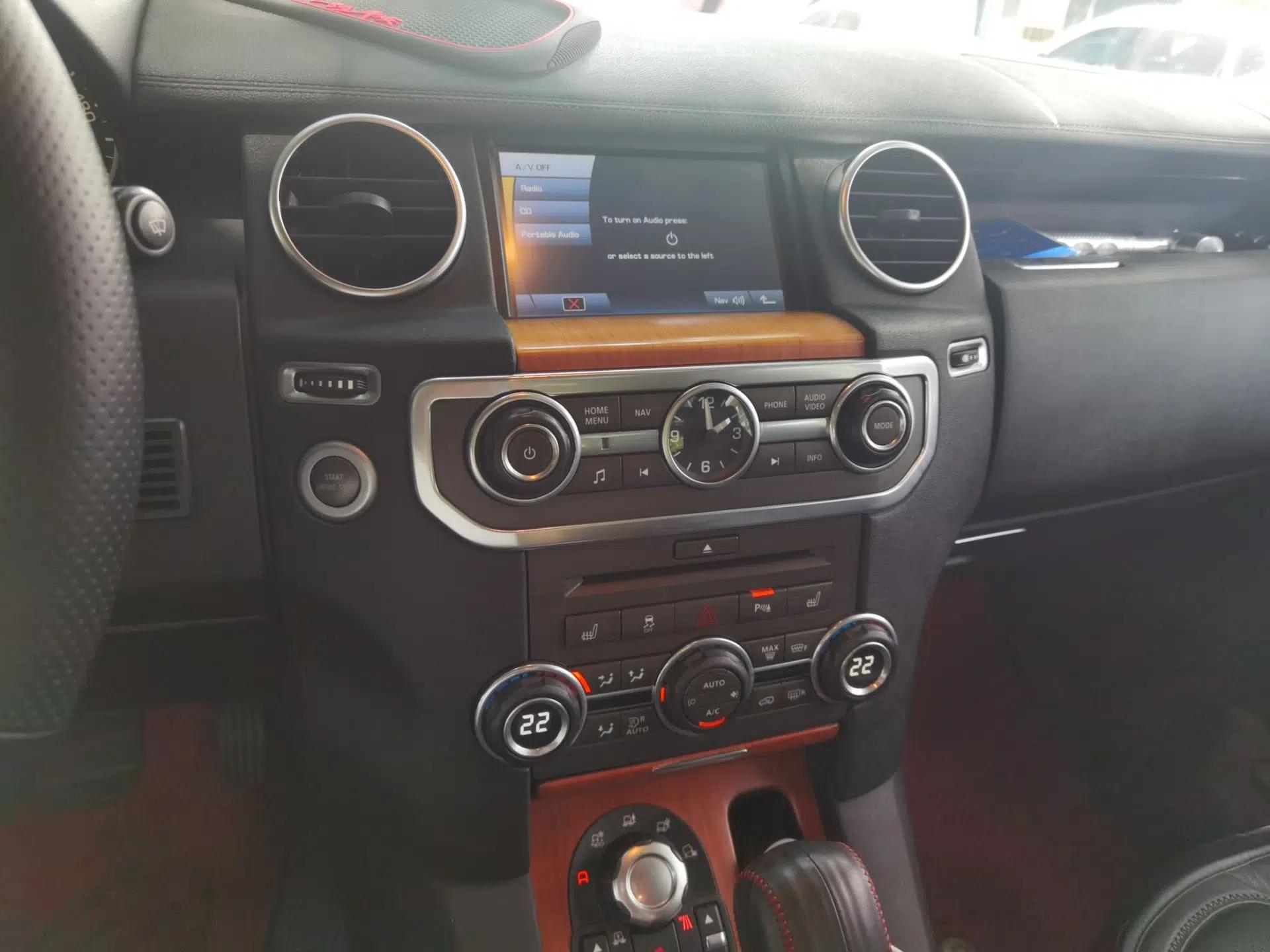 Land Rover Discovery 2011 3.0 SDV6 HSE Diesel Version — миниатюра 14