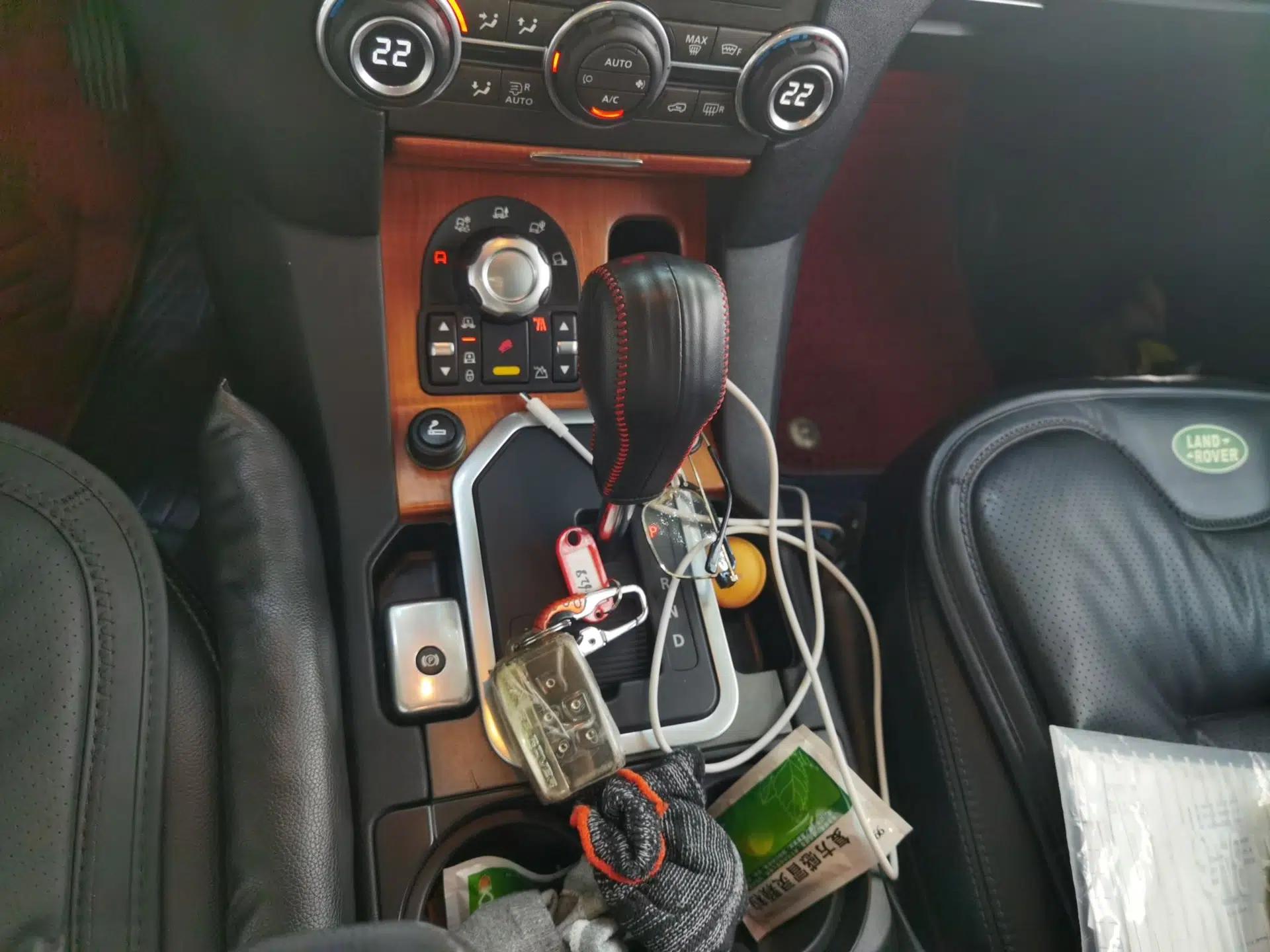 Land Rover Discovery 2011 3.0 SDV6 HSE Diesel Version — миниатюра 15