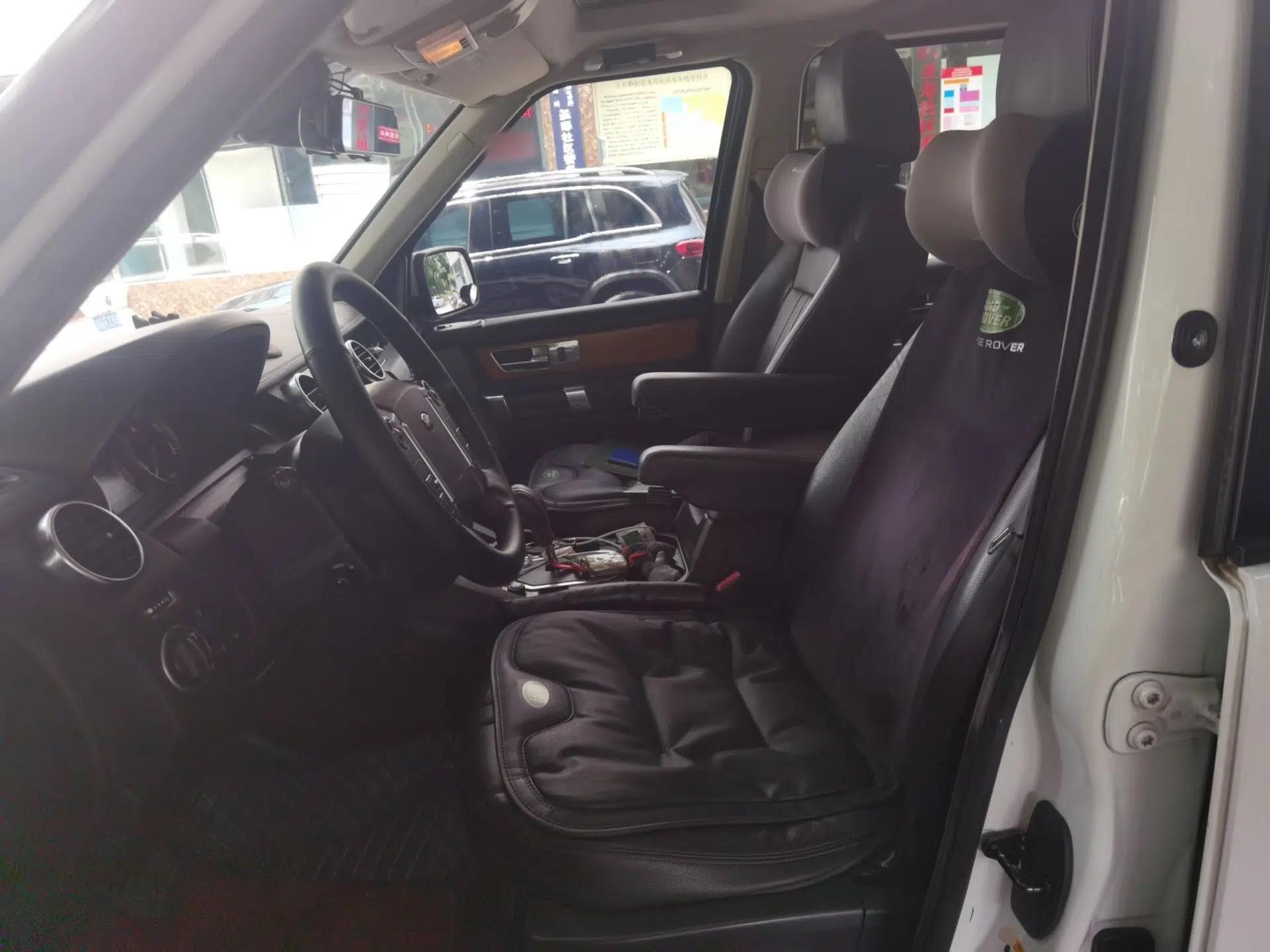 Land Rover Discovery 2011 3.0 SDV6 HSE Diesel Version — миниатюра 16
