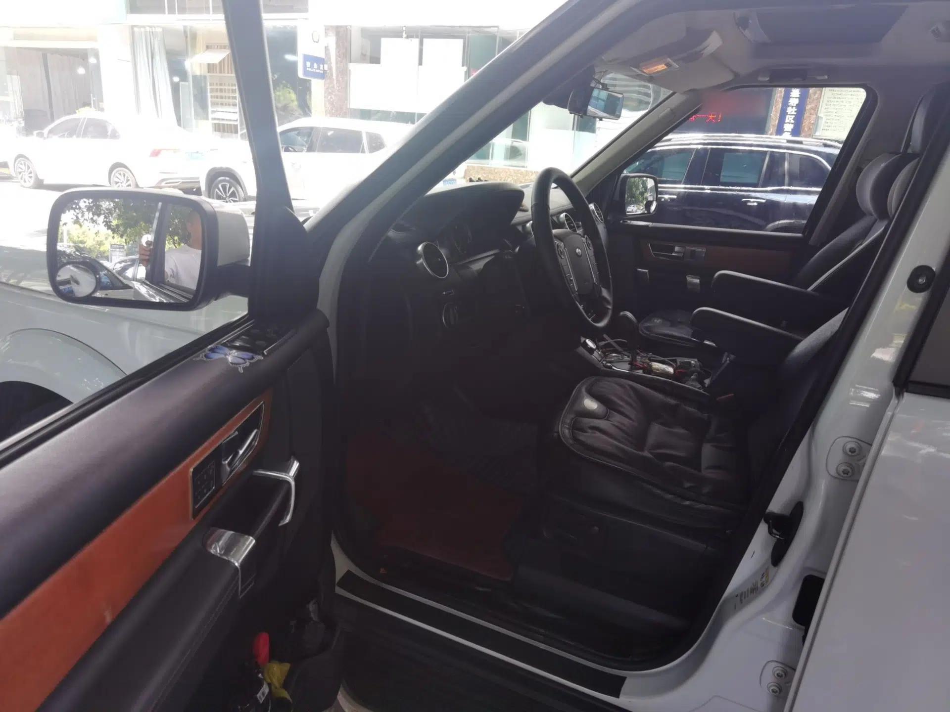 Land Rover Discovery 2011 3.0 SDV6 HSE Diesel Version — миниатюра 17